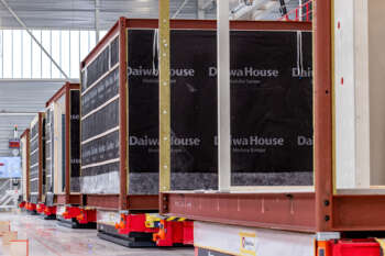 Van fabriek naar bouwplaats: flexwoningen in Tilburg binnen drie kwartier klaar