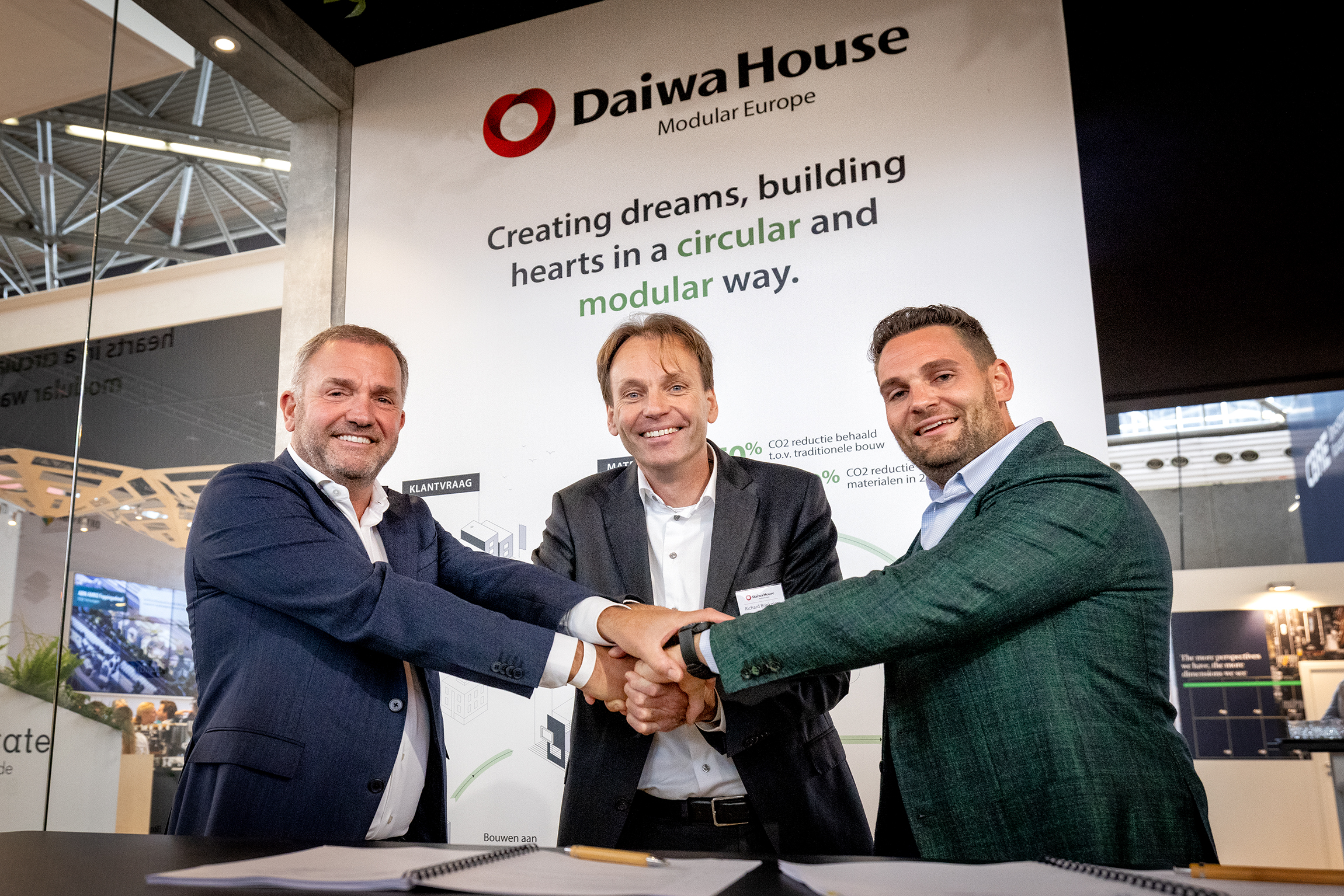 In Koog aan de Zaan start Daiwa House Modular Europe met een nieuwbouwproject voor 13 eengezinswoningen